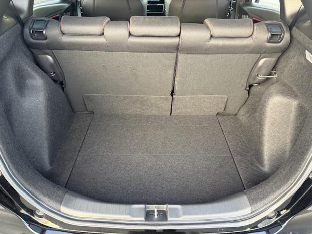 フィット ＲＳ　ホンダセンシング　６ＭＴ　純正ナビ　バックカメラ　ＥＴＣ　ＨｏｎｄａＳＥＮＳＩＮＧ　クルーズコントロール　衝突軽減ブレーキ　ＣＤ・ＤＶＤ再生　Ｂｌｕｅｔｏｏｔｈ　ＡＭ／ＦＭ　ＬＥＤヘッドライト　純正アルミホイール（61枚目）