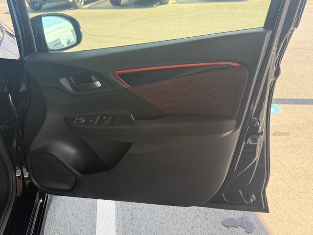 フィット ＲＳ　ホンダセンシング　６ＭＴ　純正ナビ　バックカメラ　ＥＴＣ　ＨｏｎｄａＳＥＮＳＩＮＧ　クルーズコントロール　衝突軽減ブレーキ　ＣＤ・ＤＶＤ再生　Ｂｌｕｅｔｏｏｔｈ　ＡＭ／ＦＭ　ＬＥＤヘッドライト　純正アルミホイール（65枚目）