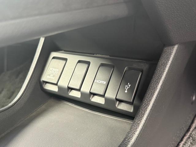 ヴェゼル ハイブリッドＲＳ・ホンダセンシング　雹害現状車　純正ナビ　バックカメラ　ＥＴＣ　シートヒーター　ＨｏｎｄａＳＥＮＳＩＮＧ　ＬＥＤヘッドライト　ＣＤ・ＤＶＤ再生　Ｂｌｕｅｔｏｏｔｈ　ＡＭ／ＦＭ　純正アルミホイール　パドルシフト（21枚目）