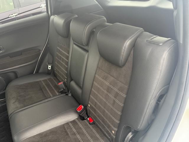 ヴェゼル ハイブリッドＲＳ・ホンダセンシング　雹害現状車　純正ナビ　バックカメラ　ＥＴＣ　シートヒーター　ＨｏｎｄａＳＥＮＳＩＮＧ　ＬＥＤヘッドライト　ＣＤ・ＤＶＤ再生　Ｂｌｕｅｔｏｏｔｈ　ＡＭ／ＦＭ　純正アルミホイール　パドルシフト（51枚目）