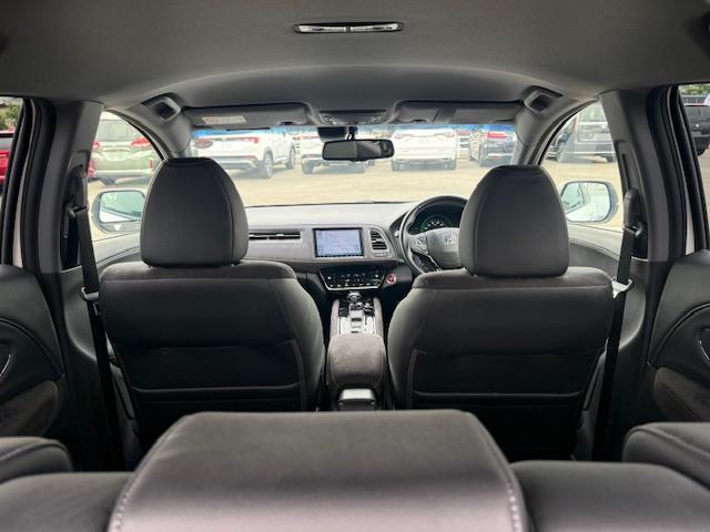 ヴェゼル ハイブリッドＲＳ・ホンダセンシング　雹害現状車　純正ナビ　バックカメラ　ＥＴＣ　シートヒーター　ＨｏｎｄａＳＥＮＳＩＮＧ　ＬＥＤヘッドライト　ＣＤ・ＤＶＤ再生　Ｂｌｕｅｔｏｏｔｈ　ＡＭ／ＦＭ　純正アルミホイール　パドルシフト（58枚目）