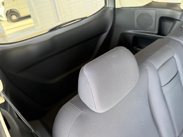 フリード フレックス ジャストセレクション 雹害現状車 片側電動スライドドア ウォークスルー(13枚目)