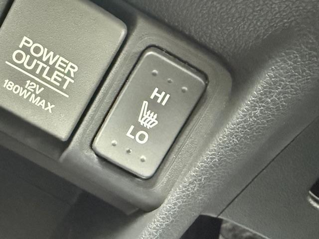 Ｎ－ＢＯＸ Ｇ　ＳＳパッケージ　純正ナビ　バックカメラ　ＥＴＣ　両側パワースライドドア　シートヒーター　ＣＤ・ＤＶＤ再生　Ｂｌｕｅｔｏｏｔｈ　Ｈｏｎｄａスマートキー　キーレス　社外アルミホイール（11枚目）