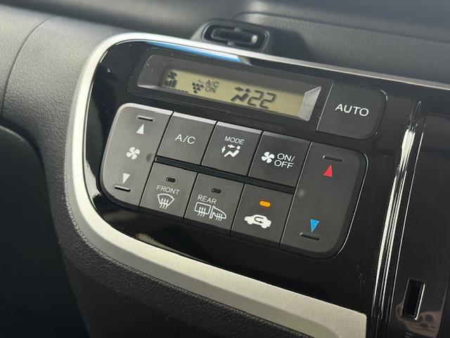 Ｎ－ＢＯＸ Ｇ　ＳＳパッケージ　純正ナビ　バックカメラ　ＥＴＣ　両側パワースライドドア　シートヒーター　ＣＤ・ＤＶＤ再生　Ｂｌｕｅｔｏｏｔｈ　Ｈｏｎｄａスマートキー　キーレス　社外アルミホイール（16枚目）