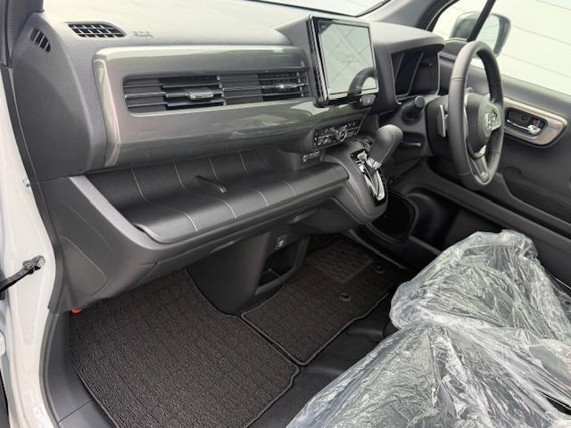 Ｎ－ＷＧＮカスタム Ｌ・ターボ　届け出済み未使用車　いまコレ＋　新品ディスプレイオーディオ　新品マットレス　ＨｏｎｄａＳＥＮＳＩＮＧ　ＬＥＤヘッドライト　純正アルミホイール　クルーズコントロール　Ｈｏｎｄａスマートキー　キーレス（41枚目）