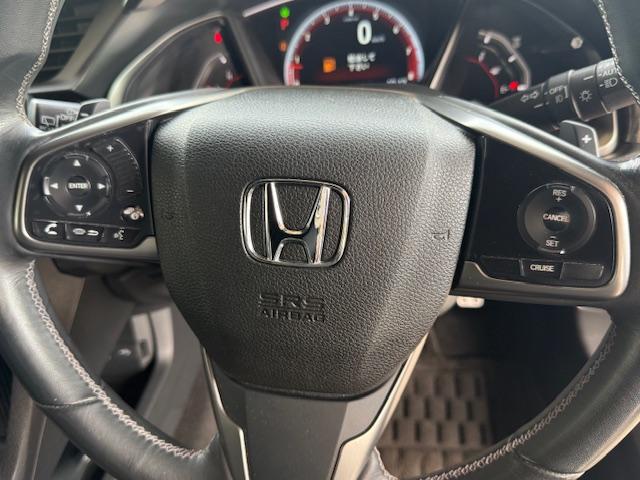 シビック ハッチバック　純正ナビ　バックカメラ　ＥＴＣ　シートヒーター　ＣＤ・ＤＶＤ再生　Ｂｌｕｅｔｏｏｔｈ　ＬＥＤヘッドライト　純正アルミホイール　Ｈｏｎｄａスマートキー　キーレス（13枚目）