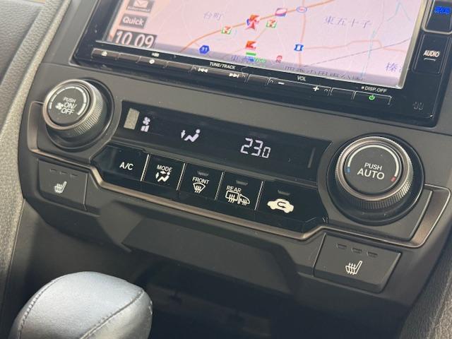 シビック ハッチバック　純正ナビ　バックカメラ　ＥＴＣ　シートヒーター　ＣＤ・ＤＶＤ再生　Ｂｌｕｅｔｏｏｔｈ　ＬＥＤヘッドライト　純正アルミホイール　Ｈｏｎｄａスマートキー　キーレス（18枚目）