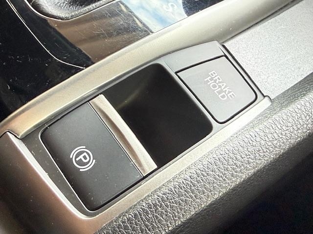 シビック ハッチバック　純正ナビ　バックカメラ　ＥＴＣ　シートヒーター　ＣＤ・ＤＶＤ再生　Ｂｌｕｅｔｏｏｔｈ　ＬＥＤヘッドライト　純正アルミホイール　Ｈｏｎｄａスマートキー　キーレス（19枚目）