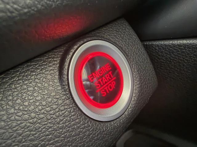 シビック ハッチバック　純正ナビ　バックカメラ　ＥＴＣ　シートヒーター　ＣＤ・ＤＶＤ再生　Ｂｌｕｅｔｏｏｔｈ　ＬＥＤヘッドライト　純正アルミホイール　Ｈｏｎｄａスマートキー　キーレス（20枚目）