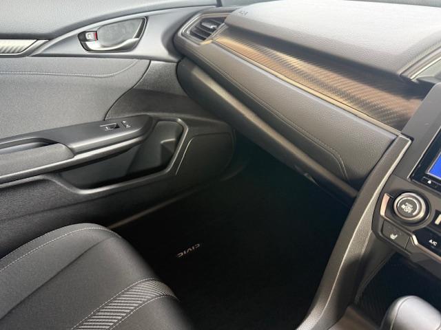 シビック ハッチバック　純正ナビ　バックカメラ　ＥＴＣ　シートヒーター　ＣＤ・ＤＶＤ再生　Ｂｌｕｅｔｏｏｔｈ　ＬＥＤヘッドライト　純正アルミホイール　Ｈｏｎｄａスマートキー　キーレス（31枚目）