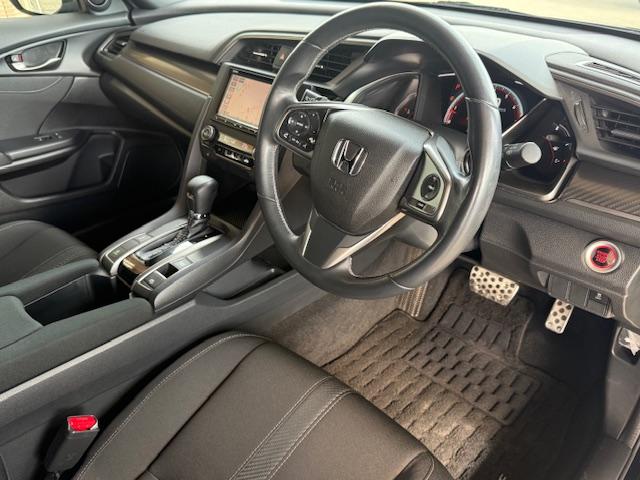 シビック ハッチバック　純正ナビ　バックカメラ　ＥＴＣ　シートヒーター　ＣＤ・ＤＶＤ再生　Ｂｌｕｅｔｏｏｔｈ　ＬＥＤヘッドライト　純正アルミホイール　Ｈｏｎｄａスマートキー　キーレス（41枚目）