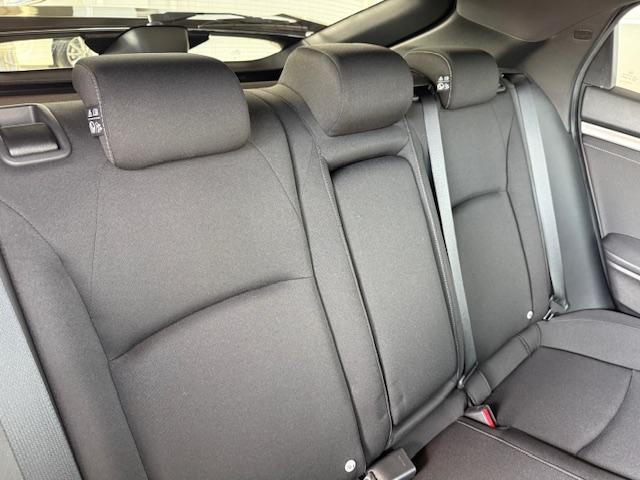 シビック ハッチバック　純正ナビ　バックカメラ　ＥＴＣ　シートヒーター　ＣＤ・ＤＶＤ再生　Ｂｌｕｅｔｏｏｔｈ　ＬＥＤヘッドライト　純正アルミホイール　Ｈｏｎｄａスマートキー　キーレス（53枚目）