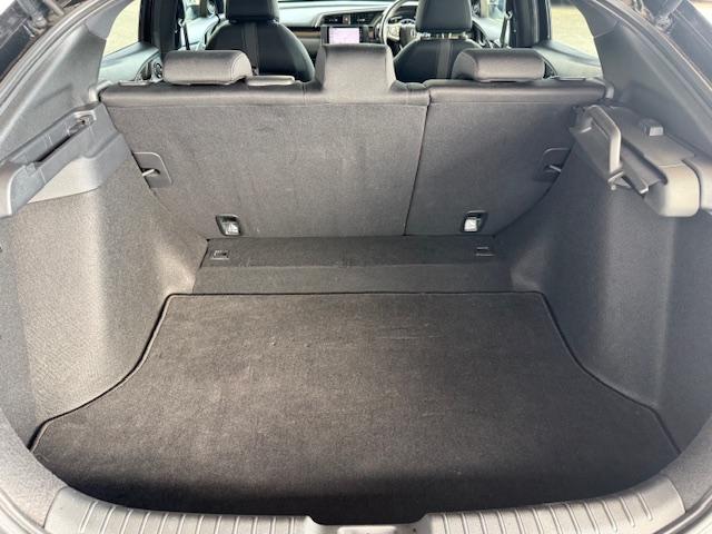 シビック ハッチバック　純正ナビ　バックカメラ　ＥＴＣ　シートヒーター　ＣＤ・ＤＶＤ再生　Ｂｌｕｅｔｏｏｔｈ　ＬＥＤヘッドライト　純正アルミホイール　Ｈｏｎｄａスマートキー　キーレス（64枚目）