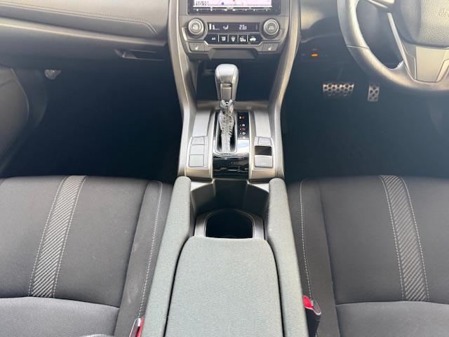 シビック ハッチバック　純正ナビ　バックカメラ　ＥＴＣ　シートヒーター　ＣＤ・ＤＶＤ再生　Ｂｌｕｅｔｏｏｔｈ　ＬＥＤヘッドライト　純正アルミホイール　Ｈｏｎｄａスマートキー　キーレス（68枚目）