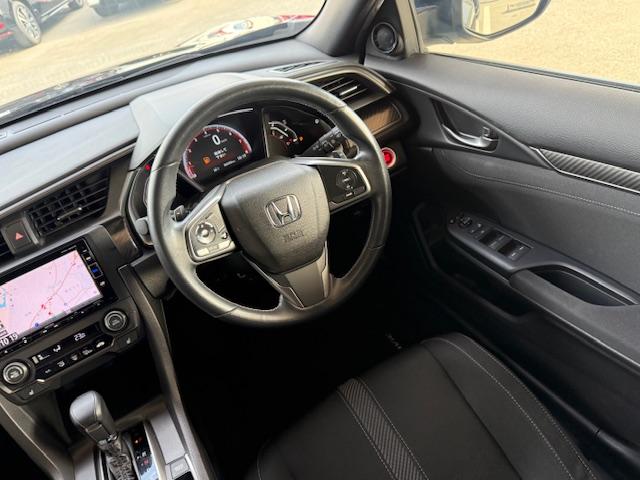 シビック ハッチバック　純正ナビ　バックカメラ　ＥＴＣ　シートヒーター　ＣＤ・ＤＶＤ再生　Ｂｌｕｅｔｏｏｔｈ　ＬＥＤヘッドライト　純正アルミホイール　Ｈｏｎｄａスマートキー　キーレス（70枚目）