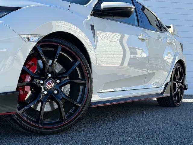 シビック タイプR 社外ナビ バックカメラ 6MT ETC ドライブレコーダー前後 CD・DVD再生 Bluetooth LEDヘッドライト HondaSENSING 純正アルミホイール bremboキャリパー(54枚目)