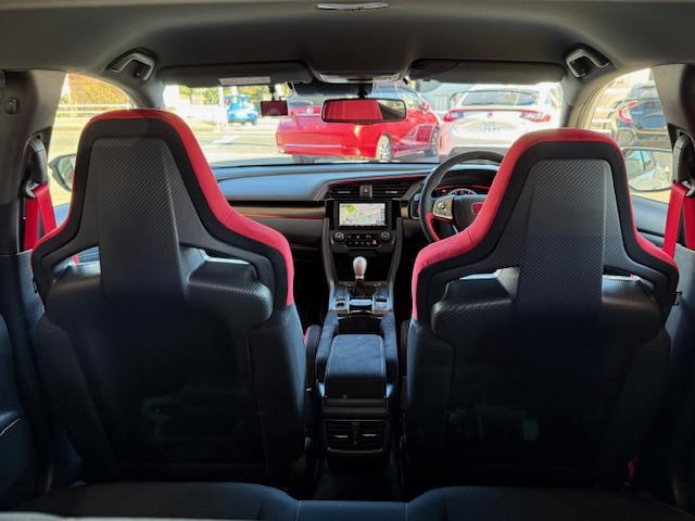 シビック タイプR 社外ナビ バックカメラ 6MT ETC ドライブレコーダー前後 CD・DVD再生 Bluetooth LEDヘッドライト HondaSENSING 純正アルミホイール bremboキャリパー(70枚目)