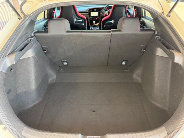 シビック タイプR 社外ナビ バックカメラ 6MT ETC ドライブレコーダー前後 CD・DVD再生 Bluetooth LEDヘッドライト HondaSENSING 純正アルミホイール bremboキャリパー(72枚目)