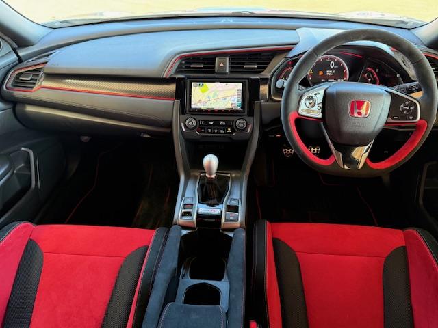 シビック タイプR 社外ナビ バックカメラ 6MT ETC ドライブレコーダー前後 CD・DVD再生 Bluetooth LEDヘッドライト HondaSENSING 純正アルミホイール bremboキャリパー(79枚目)