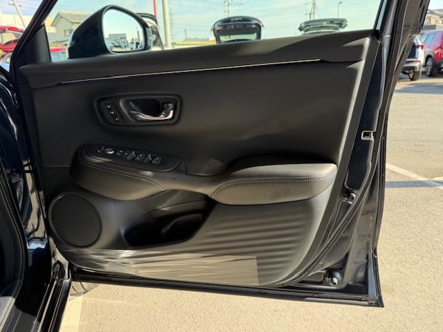 ＺＲ－Ｖ ｅ：ＨＥＶＺ特別仕様車ブラックスタイル（76枚目）