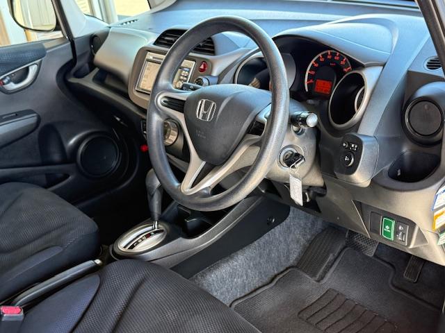 フィット 13G 純正ナビ CD・DVD再生 AM/FM(12枚目)