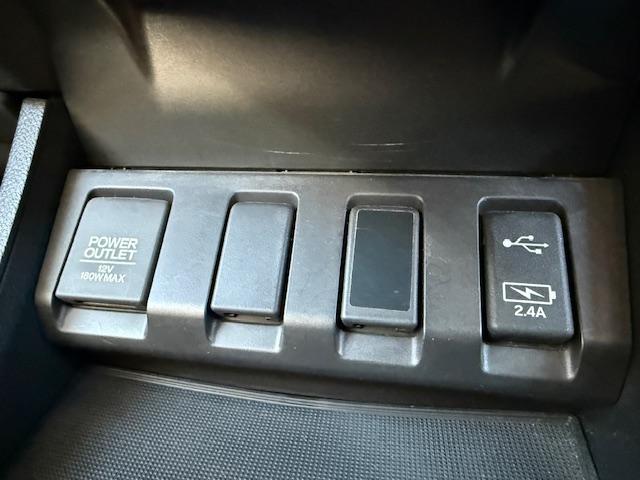 ヴェゼル ハイブリッドZ・ホンダセンシング 純正ナビ バックカメラ ETC ドライブレコーダー前後 シートヒーター 衝突軽減ブレーキ HondaSENSING CD・DVD再生 Bluetooth AM/FM LEDヘッドライト 純正AW(24枚目)