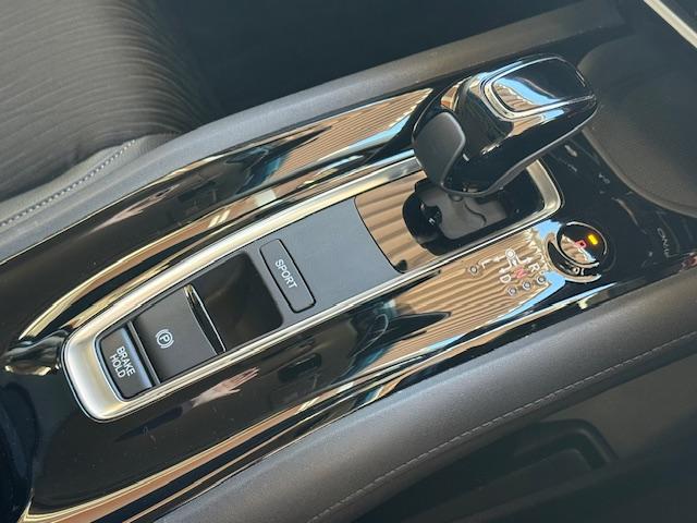 ヴェゼル ハイブリッドZ・ホンダセンシング 純正ナビ バックカメラ ETC ドライブレコーダー前後 シートヒーター 衝突軽減ブレーキ HondaSENSING CD・DVD再生 Bluetooth AM/FM LEDヘッドライト 純正AW(25枚目)