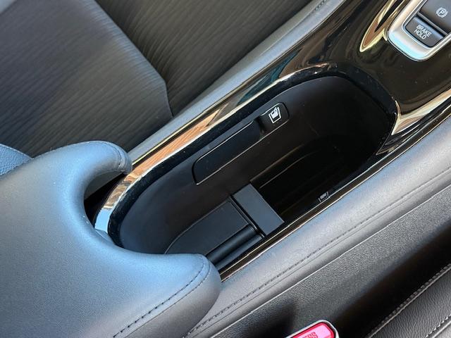 ヴェゼル ハイブリッドZ・ホンダセンシング 純正ナビ バックカメラ ETC ドライブレコーダー前後 シートヒーター 衝突軽減ブレーキ HondaSENSING CD・DVD再生 Bluetooth AM/FM LEDヘッドライト 純正AW(35枚目)