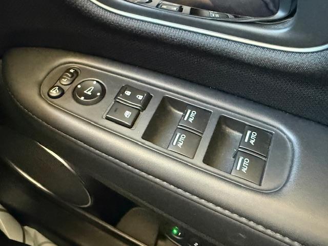 ヴェゼル ハイブリッドZ・ホンダセンシング 純正ナビ バックカメラ ETC ドライブレコーダー前後 シートヒーター 衝突軽減ブレーキ HondaSENSING CD・DVD再生 Bluetooth AM/FM LEDヘッドライト 純正AW(38枚目)