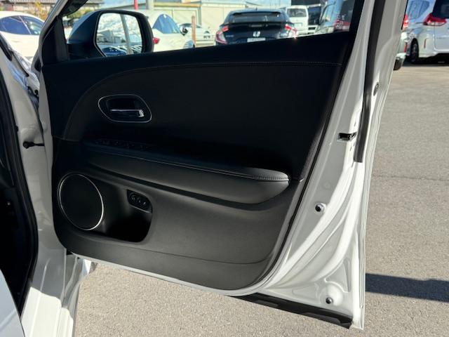 ヴェゼル ハイブリッドZ・ホンダセンシング 純正ナビ バックカメラ ETC ドライブレコーダー前後 シートヒーター 衝突軽減ブレーキ HondaSENSING CD・DVD再生 Bluetooth AM/FM LEDヘッドライト 純正AW(72枚目)