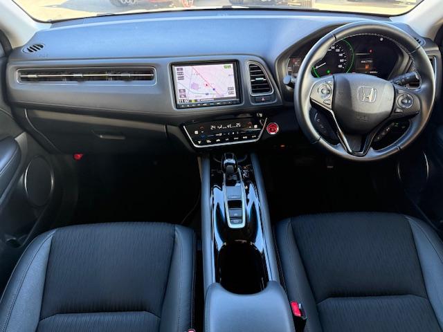 ヴェゼル ハイブリッドZ・ホンダセンシング 純正ナビ バックカメラ ETC ドライブレコーダー前後 シートヒーター 衝突軽減ブレーキ HondaSENSING CD・DVD再生 Bluetooth AM/FM LEDヘッドライト 純正AW(76枚目)