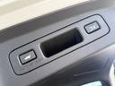運転席にあるパワーテールゲートボタンやテールゲートハンドル、キー操作だけでなく、予約クローズボタンを押してスマートキーを携帯して車両から離れるとパワーテールゲートが自動で閉まります。