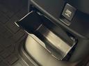 【センターロアーボックス】目立たずにすっきり収納できて取り出しやすい足元のスペース。