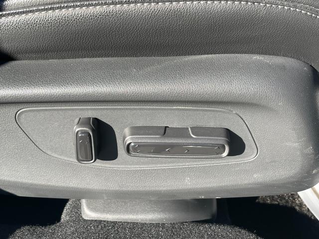 ＺＲ－Ｖ ｅ：ＨＥＶＺ　純正ナビ・ＴＶ・Ｂカメラ・Ｂｌｕｅｔｏｏｔｈ接続機能　マルチビューカメラ　ＥＴＣ２．０　運転席・助手席シートヒーター　ワイヤレス充電器　ステアリングヒーター　パドルシフト　パワーテールゲート（13枚目）