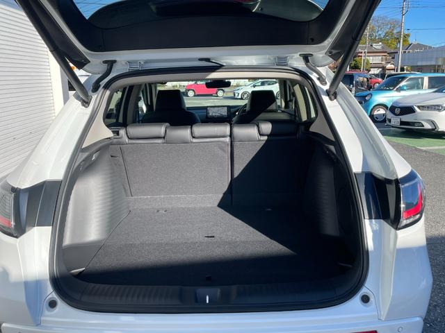 ＺＲ－Ｖ ｅ：ＨＥＶＺ　純正ナビ・ＴＶ・Ｂカメラ・Ｂｌｕｅｔｏｏｔｈ接続機能　マルチビューカメラ　ＥＴＣ２．０　運転席・助手席シートヒーター　ワイヤレス充電器　ステアリングヒーター　パドルシフト　パワーテールゲート（18枚目）
