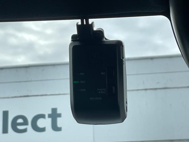 Ｎ－ＢＯＸカスタム ベースグレード　元デモカー　禁煙車　マルチビューカメラ　ドラレコ　両側ＰＳＤ　純正ナビ　Ｂカメ　ホンダセンシング　ホンダコネクト　クルーズコントロール　ＬＥＤヘッドライト　シートバックテーブル　シートヒーター（3枚目）