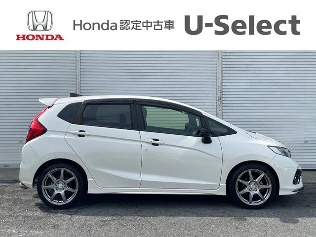 フィット ＲＳホンダセンシング　無限ドアハンドルプロテクションカバー　無限ドアバイザー　オートリトラミラー　ＥＴＣ　純正ナビ　Ｂカメ　フルセグ　ＬＥＤヘッドライト　クルーズコントロール　アイドリングストップ（8枚目）