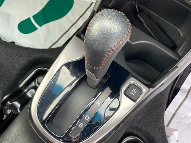 フィット ＲＳホンダセンシング　無限ドアハンドルプロテクションカバー　無限ドアバイザー　オートリトラミラー　ＥＴＣ　純正ナビ　Ｂカメ　フルセグ　ＬＥＤヘッドライト　クルーズコントロール　アイドリングストップ（11枚目）