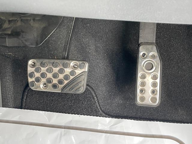 フィット ＲＳホンダセンシング　無限ドアハンドルプロテクションカバー　無限ドアバイザー　オートリトラミラー　ＥＴＣ　純正ナビ　Ｂカメ　フルセグ　ＬＥＤヘッドライト　クルーズコントロール　アイドリングストップ（26枚目）