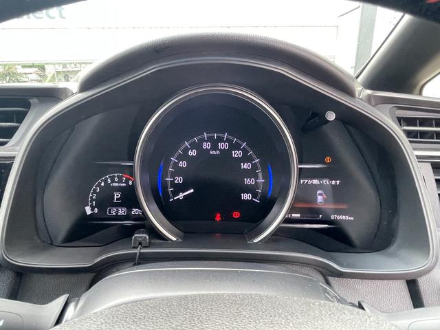 フィット ＲＳホンダセンシング　無限ドアハンドルプロテクションカバー　無限ドアバイザー　オートリトラミラー　ＥＴＣ　純正ナビ　Ｂカメ　フルセグ　ＬＥＤヘッドライト　クルーズコントロール　アイドリングストップ（30枚目）