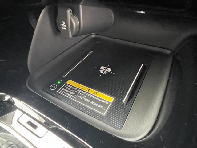 ヴェゼル ｅ：ＨＥＶＺ　ブラインドスポットインフォメーション　ステアリングヒーター　前席シートヒーター　ホンダセンシング　ホンダコネクト　クルーズコントロール　ＥＴＣ　純正ナビ　Ｂカメ　ワイヤレス充電器（4枚目）
