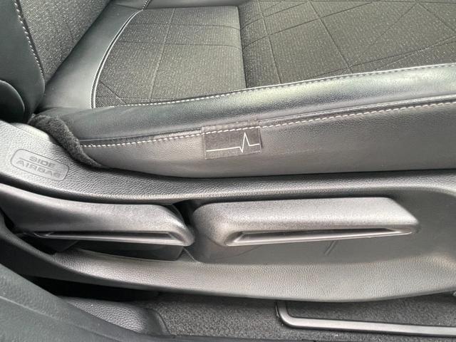 ヴェゼル ｅ：ＨＥＶＺ　ブラインドスポットインフォメーション　ステアリングヒーター　前席シートヒーター　ホンダセンシング　ホンダコネクト　クルーズコントロール　ＥＴＣ　純正ナビ　Ｂカメ　ワイヤレス充電器（15枚目）