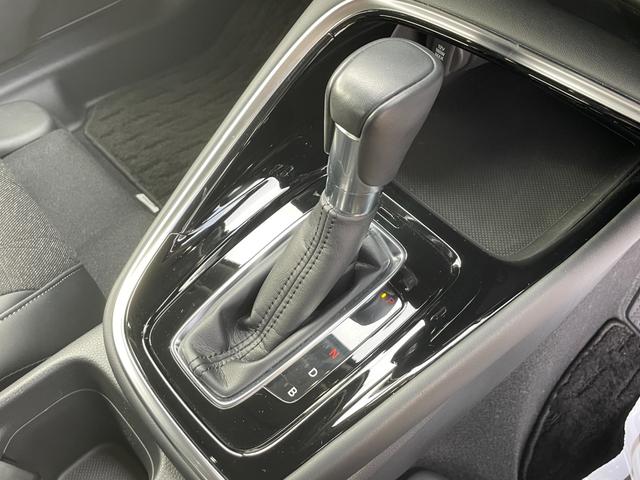 ヴェゼル ｅ：ＨＥＶＺ　ホンダコネクト　ホンダセンシング　ステアリングヒーター　前席シートヒーター　ＥＴＣ　クルーズコントロール　ハンズフリーアクセスパワーテールゲート（予約クローズ機能付）　ブラインドスポットインフォメーシ（11枚目）