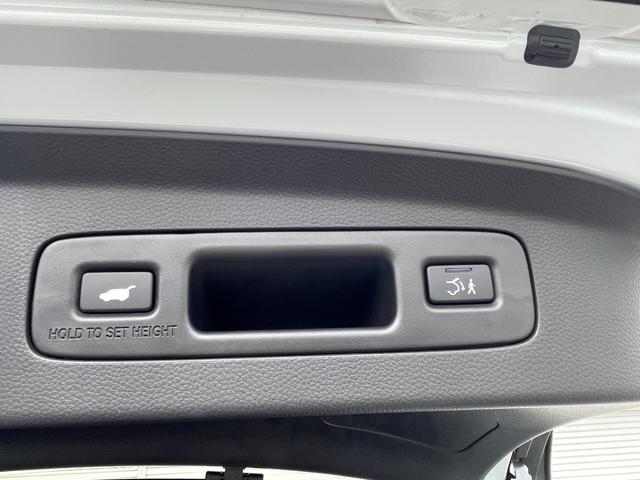 ヴェゼル ｅ：ＨＥＶＺ　ホンダコネクト　ホンダセンシング　ステアリングヒーター　前席シートヒーター　ＥＴＣ　クルーズコントロール　ハンズフリーアクセスパワーテールゲート（予約クローズ機能付）　ブラインドスポットインフォメーシ（16枚目）