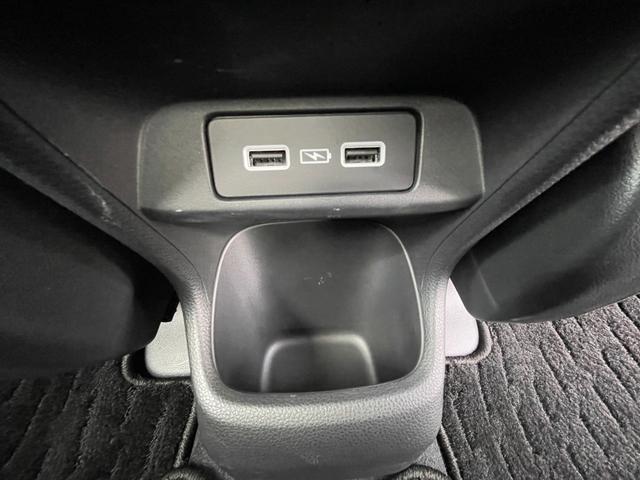 ヴェゼル ｅ：ＨＥＶＺ　ホンダコネクト　ホンダセンシング　ステアリングヒーター　前席シートヒーター　ＥＴＣ　クルーズコントロール　ハンズフリーアクセスパワーテールゲート（予約クローズ機能付）　ブラインドスポットインフォメーシ（27枚目）