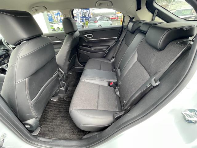 ヴェゼル ｅ：ＨＥＶＺ　ホンダコネクト　ホンダセンシング　ステアリングヒーター　前席シートヒーター　ＥＴＣ　クルーズコントロール　ハンズフリーアクセスパワーテールゲート（予約クローズ機能付）　ブラインドスポットインフォメーシ（34枚目）