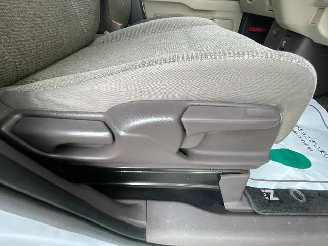 N-BOX G・Lホンダセンシング ETC アイドリングストップ スマートキー 純正ナビ Bカメ LEDヘッドライト クルーズコントロール 衝突軽減ブレーキ 急速充電対応のUSBジャック フルオートエアコン(13枚目)