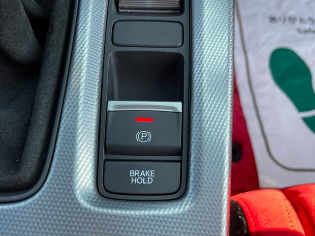 シビック タイプＲ　前後ドラレコ　ＥＴＣ　６速ＭＴ　純正ナビ　Ｂカメ　ホンダセンシング　ホンダコネクト　クルーズコントロール　ＬＥＤヘッドライト　ブラインドスポットインフォメーション（10枚目）