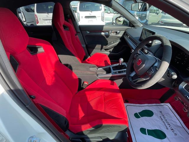 シビック タイプＲ　前後ドラレコ　ＥＴＣ　６速ＭＴ　純正ナビ　Ｂカメ　ホンダセンシング　ホンダコネクト　クルーズコントロール　ＬＥＤヘッドライト　ブラインドスポットインフォメーション（11枚目）