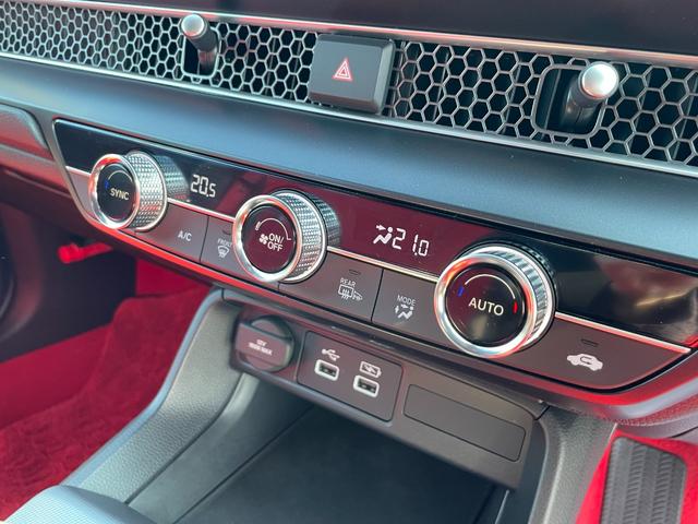 シビック タイプＲ　前後ドラレコ　ＥＴＣ　６速ＭＴ　純正ナビ　Ｂカメ　ホンダセンシング　ホンダコネクト　クルーズコントロール　ＬＥＤヘッドライト　ブラインドスポットインフォメーション（20枚目）
